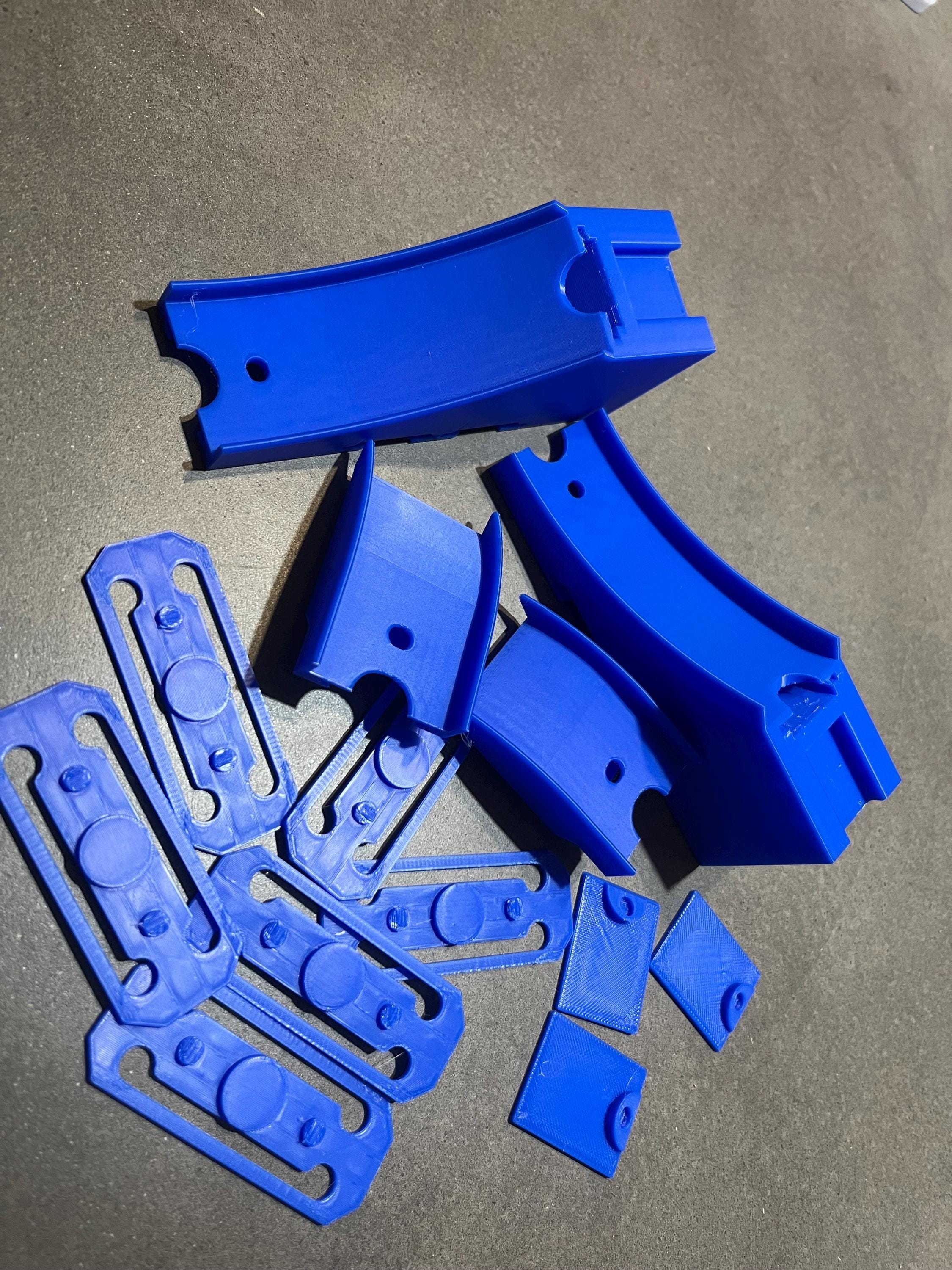 Starter Stunt Kit – Modular Track Jump, Bridge, X-Track & Multi-Lane Connectors (1:64 Scale)