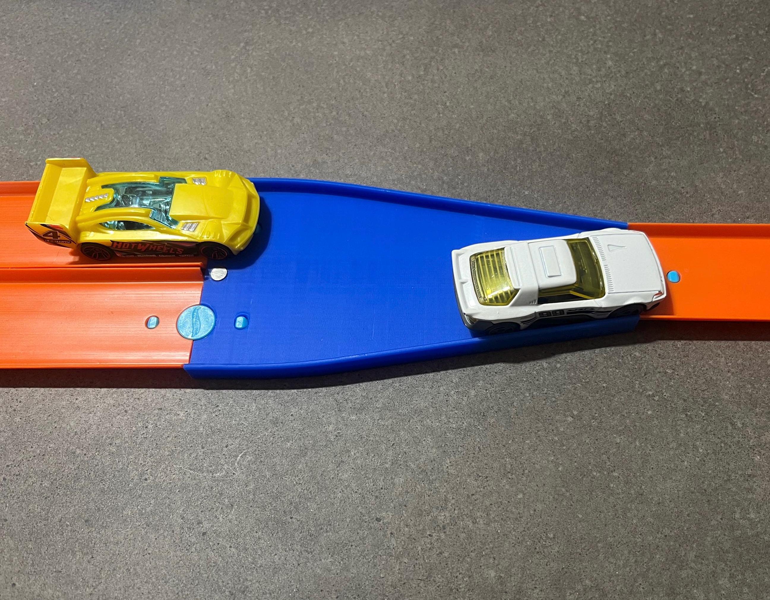 2-in-1 Y-Splitter Jump & Landing Ramp – Modular 1:64 Scale Track Piece Compatible with Hot Wheels® & Matchbox®