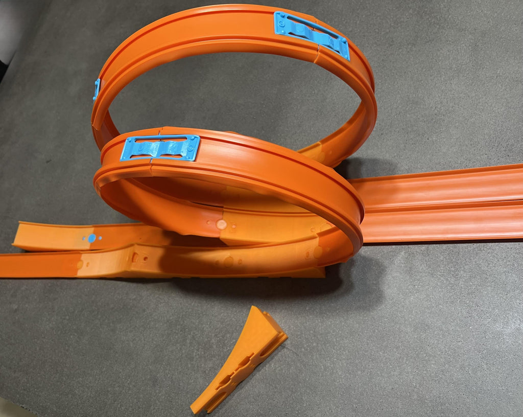 Starter Stunt Kit – Modular Track Jump, Bridge, X-Track & Multi-Lane Connectors (1:64 Scale)