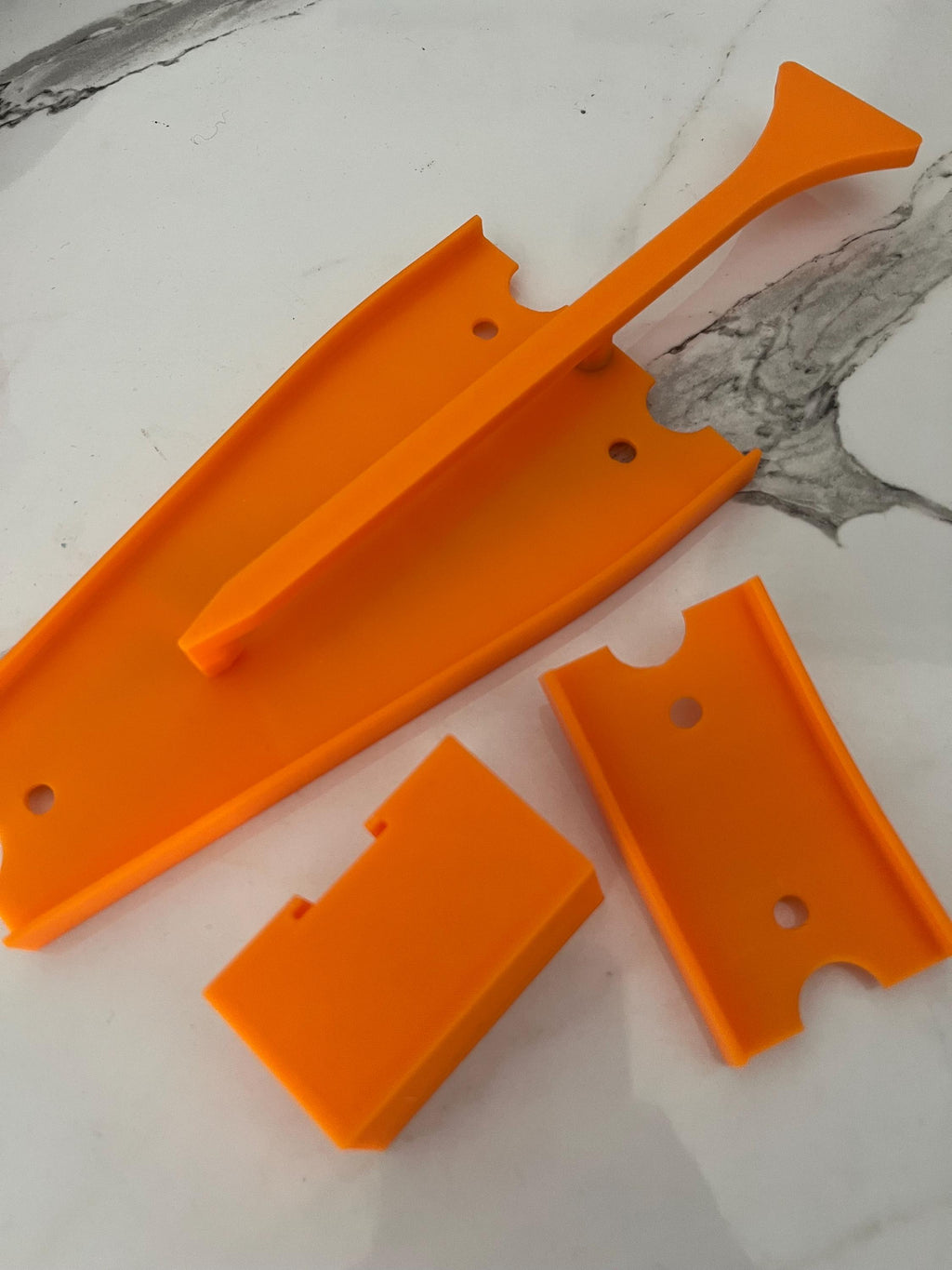 2-in-1 Y-Splitter Jump & Landing Ramp – Modular 1:64 Scale Track Piece Compatible with Hot Wheels® & Matchbox®