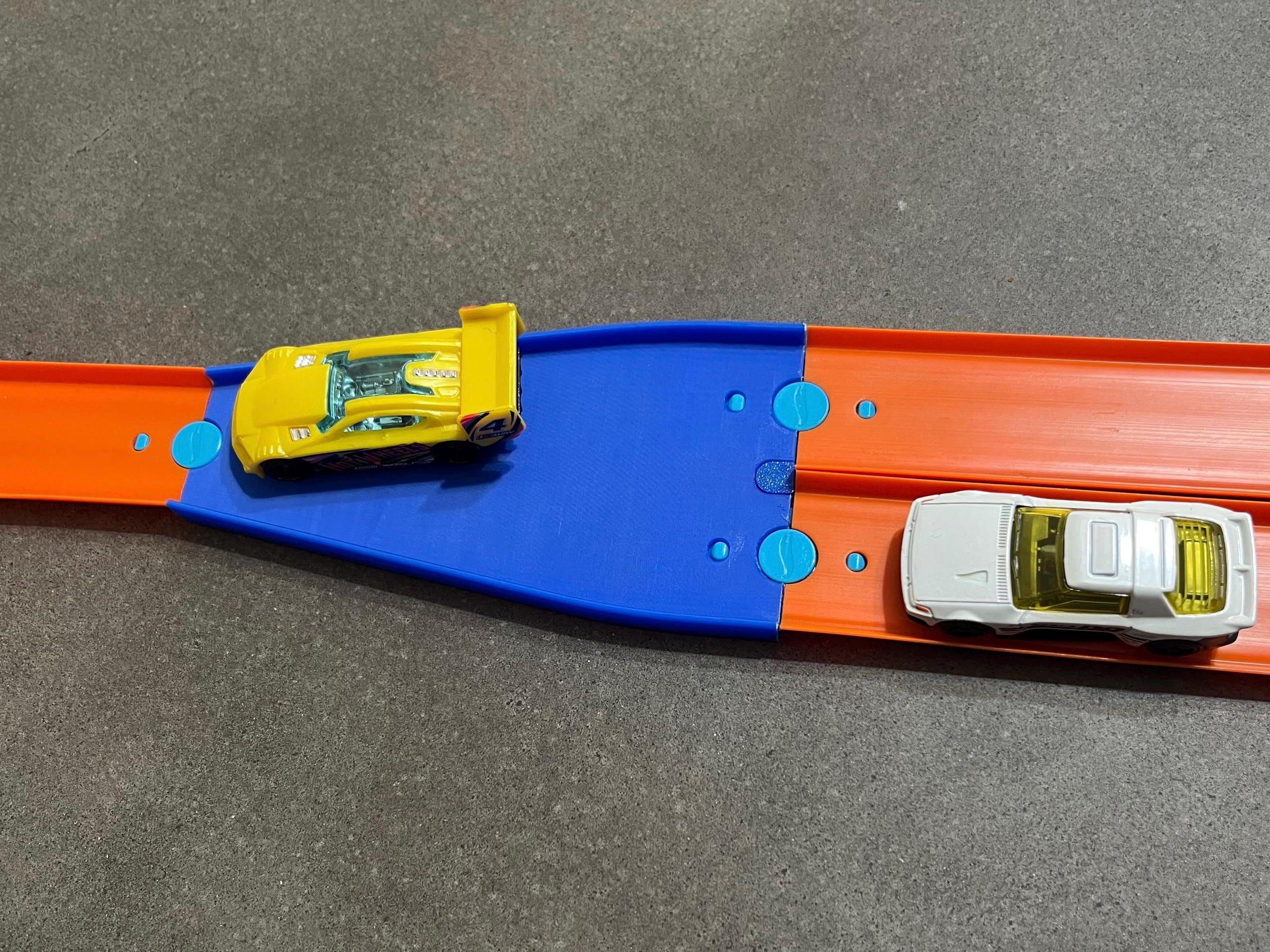 2-in-1 Y-Splitter Jump & Landing Ramp – Modular 1:64 Scale Track Piece Compatible with Hot Wheels® & Matchbox®