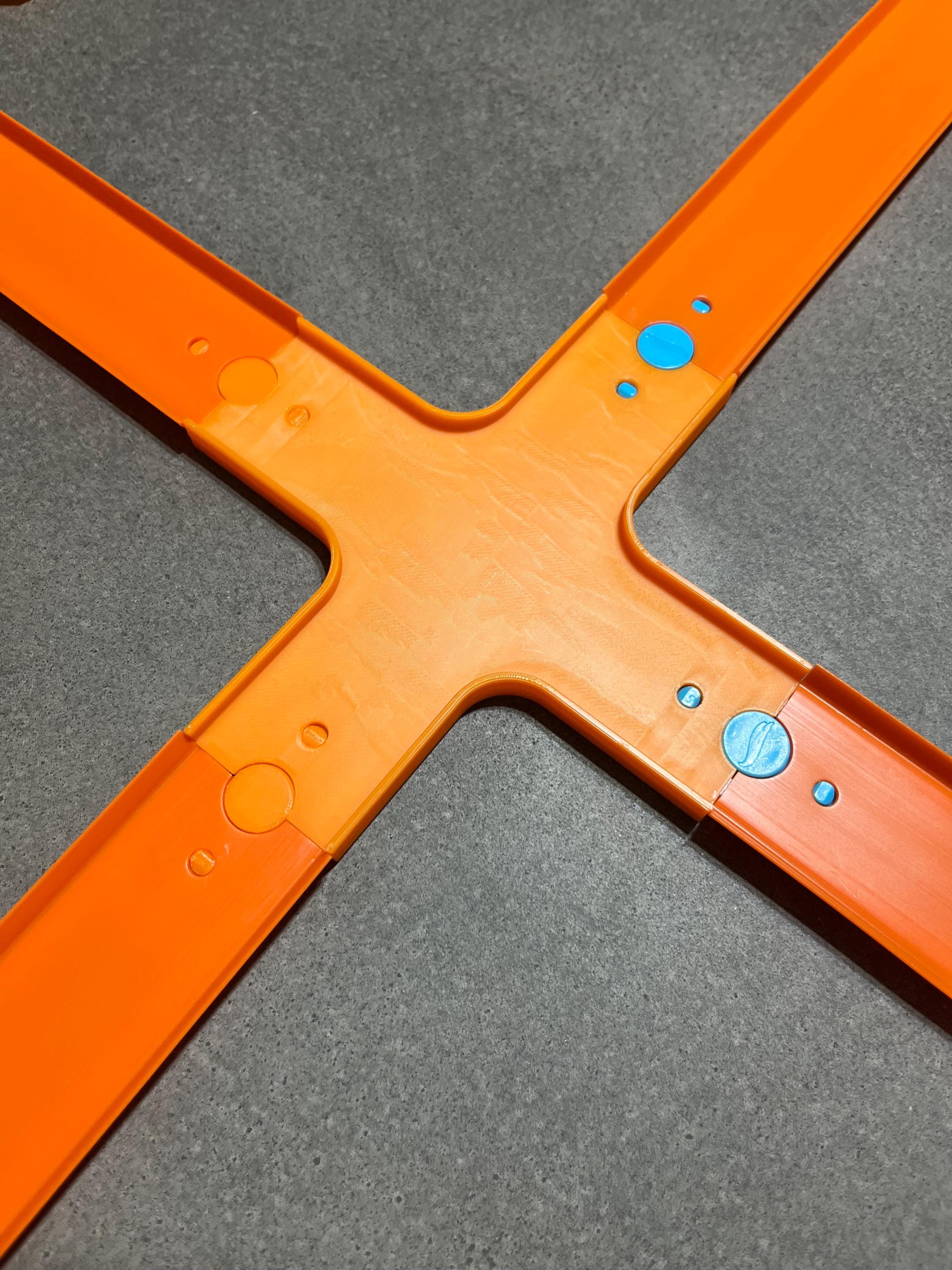 X-Crossing Track Piece – 3D Printed Intersection for Crash Races & Stunts (Hot Wheels® & Matchbox® Compatible)