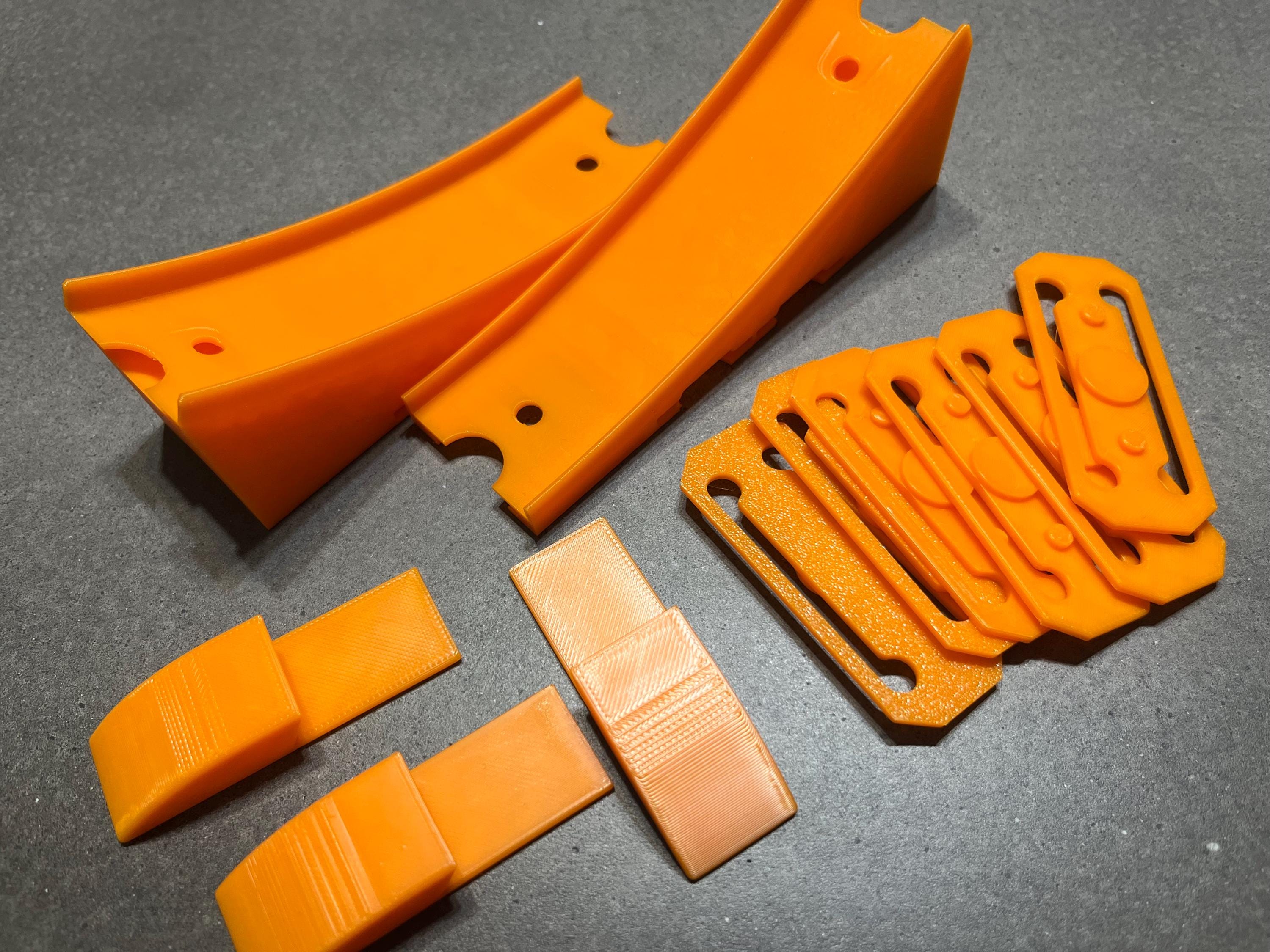 Starter Stunt Kit – Modular Track Jump, Bridge, X-Track & Multi-Lane Connectors (1:64 Scale)