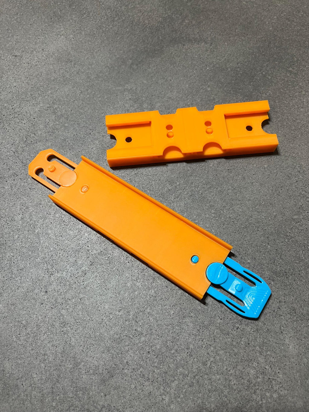 Multi-Lane Track Joiner – Modular 1:64 Scale Connector for 2–4+ Lanes Compatible with Hot Wheels® & Matchbox®