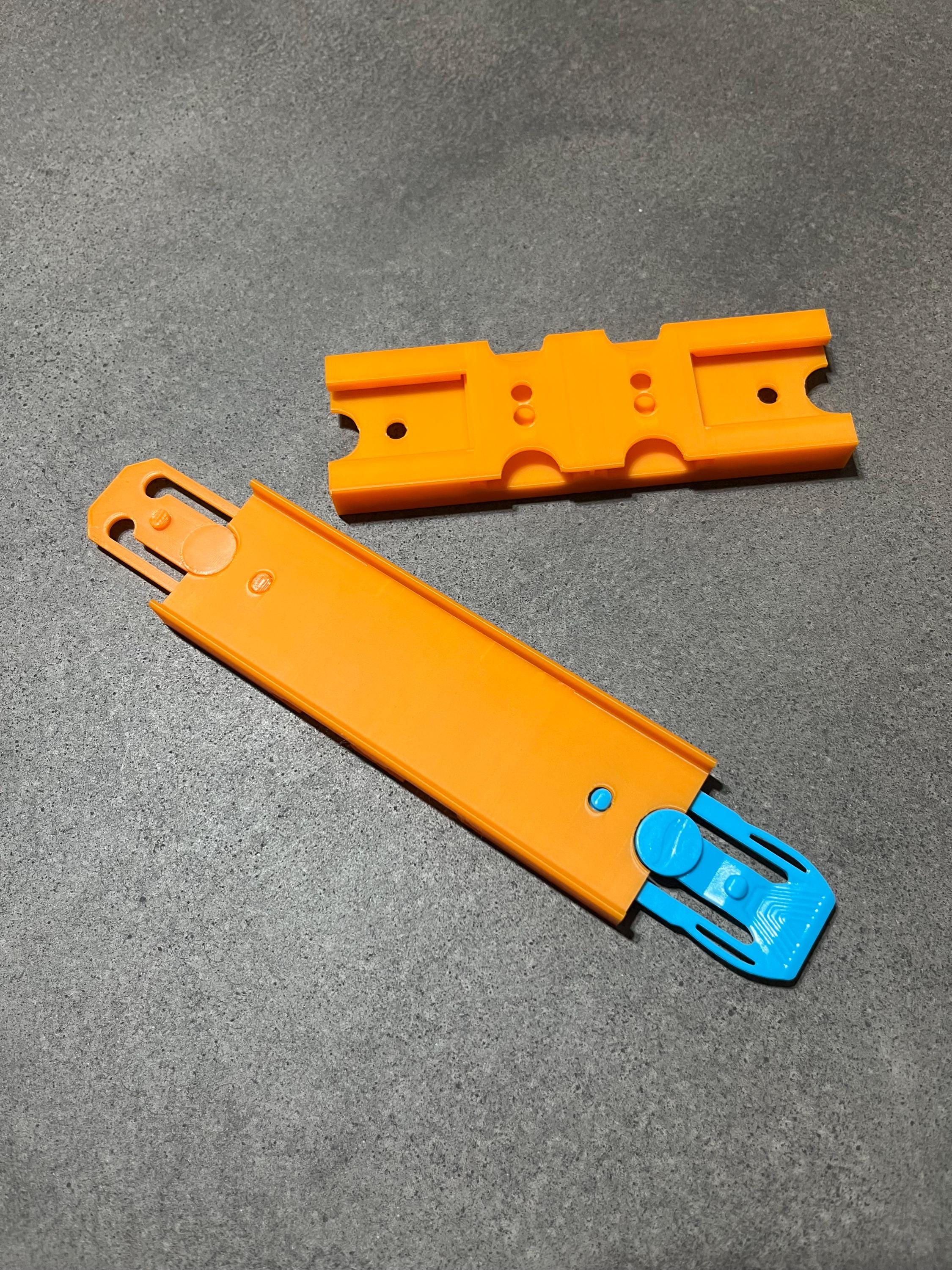 Multi-Lane Track Joiner – Modular 1:64 Scale Connector for 2–4+ Lanes Compatible with Hot Wheels® & Matchbox®